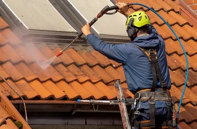 Démoussage et hydrofuge de toiture à Marpiré