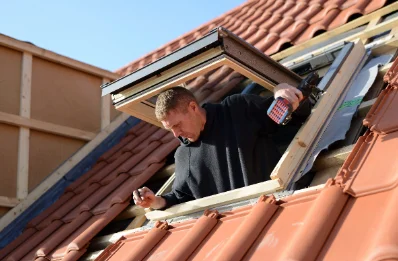 Pose de fenêtres de toit Velux à Marpiré